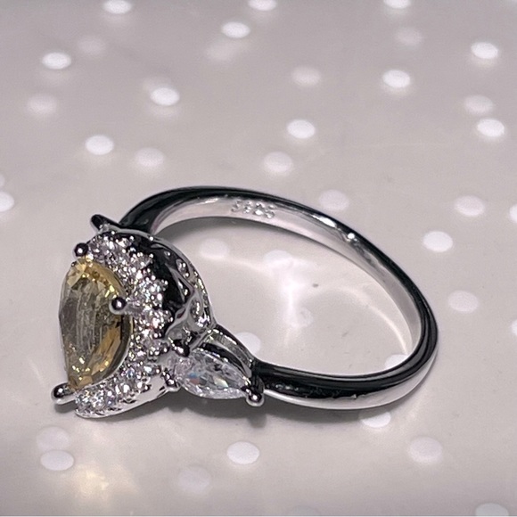 925 Sterling Silver Pear-Shaped Yellow Engagement Ring - Picture 10 of 12